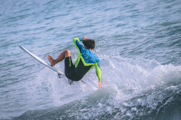 Surfing and kitesurfing